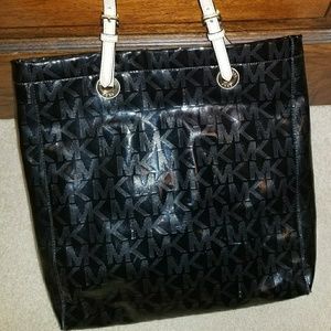 Michael Kors Jet Set Handbag